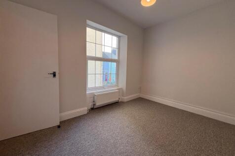 3, 6 SUDELEY PLACE BEDROOM.jpg
