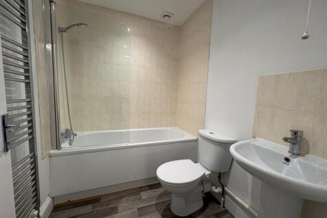 3, 6 SUDELEY PLACE BATHROOM.jpg