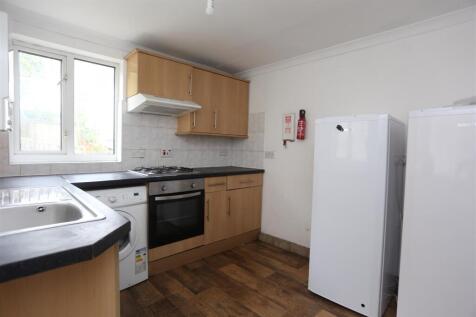 111 Whippingham Road Empty (8).JPG