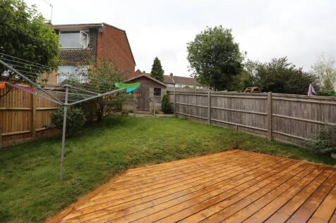 15 Standean Close Garden (2).JPG