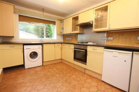 3 Newmarket Terrace2 kitch.JPG