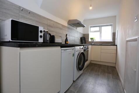 2, 5 Powis Rd new 2022  (7).JPG