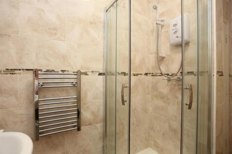 9, 3-4 Sillwood Place Bathroom (2).JPG