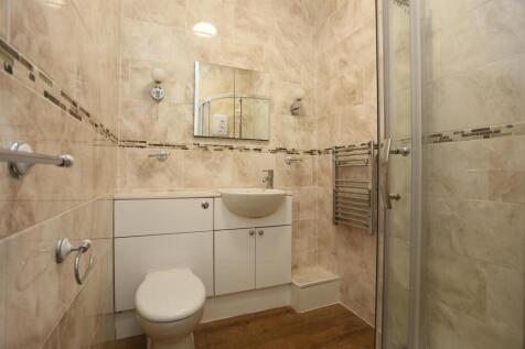 9, 3-4 Sillwood Place Bathroom (1).JPG