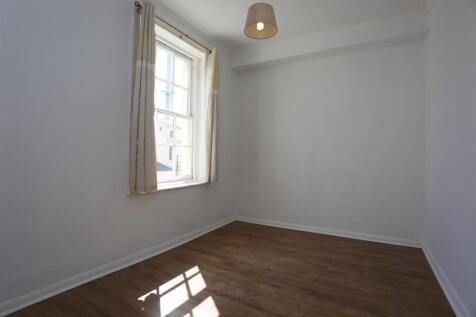 9, 3-4 Sillwood Place Bedroom.JPG