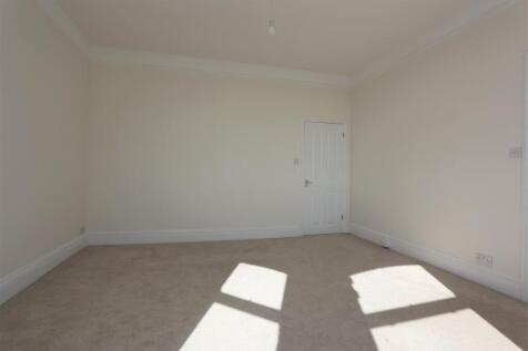 3, 8 Cromwell Road Living Room (5).JPG