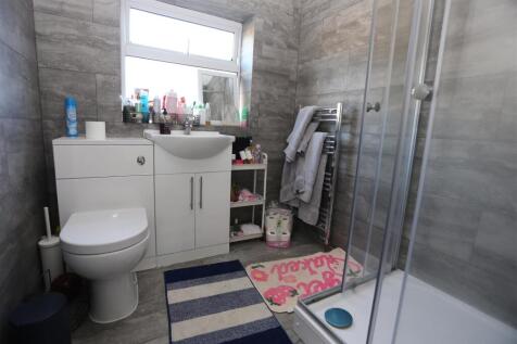 15 BEVENDEAN CRESCENT NEW (9).JPG