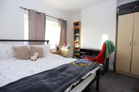 15 BEVENDEAN CRESCENT NEW (5).JPG