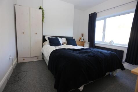 15 BEVENDEAN CRESCENT NEW (6).JPG