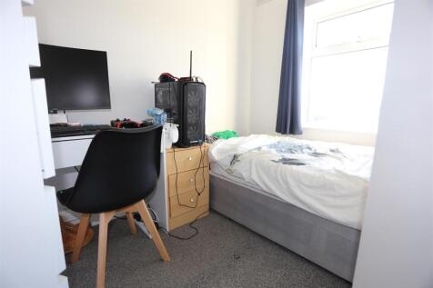 15 BEVENDEAN CRESCENT NEW (3).JPG