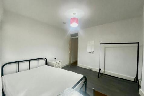 17 Ditch Rd satish.2.jpg