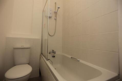 6, 1 Albert Rd bath.JPG