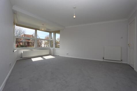16 Derek House Lounge.JPG