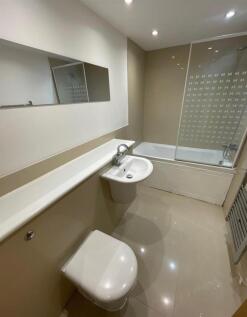 En-Suite to Bedroom 3