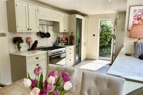 Lake View Kitchen.jpg
