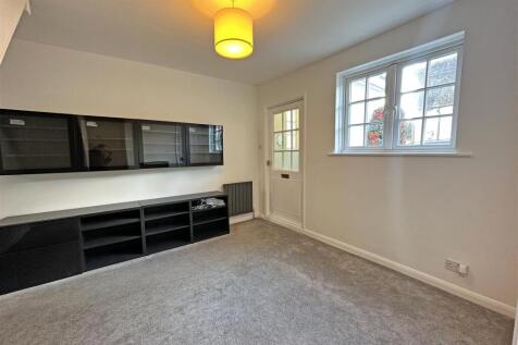 sitting room pic.jpg