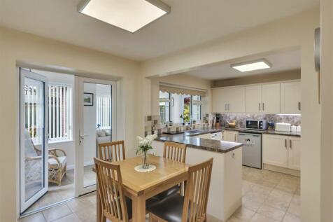 kitchen/dinner
