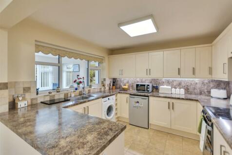 kitchen/dinner