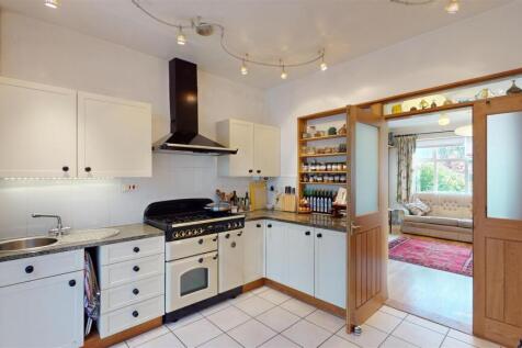 KITCHEN/ UTILITY