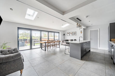 1365402-9-68e9171...