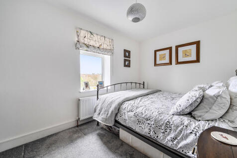 1365402-5-68e915e...