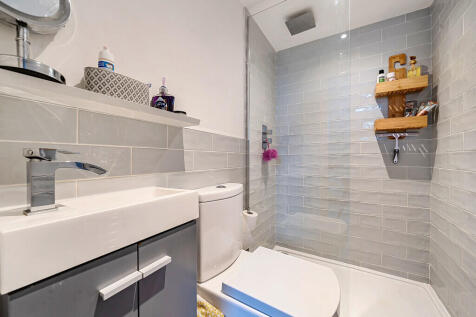 1365402-3-68e915b...