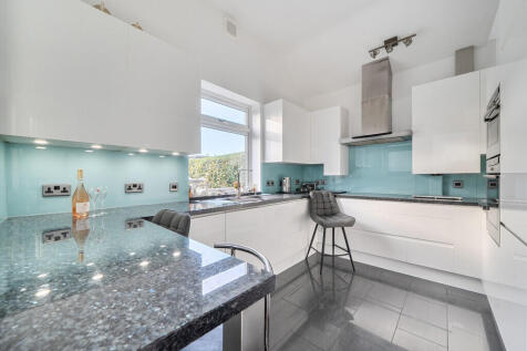 1382875-7-691ef53...