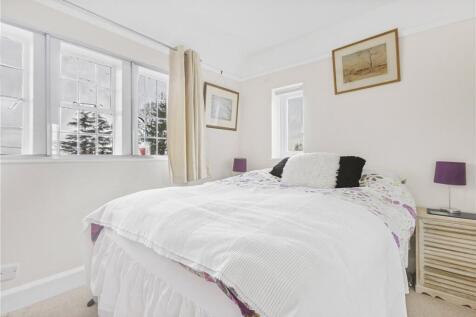 Bed With En-Suite