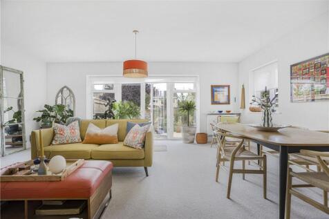 Sitting/Dining Room