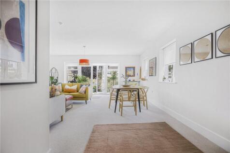 Sitting/Dining Room