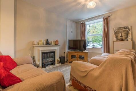 SITTING/DINING ROOM