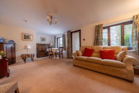 SITTING DINING AREA