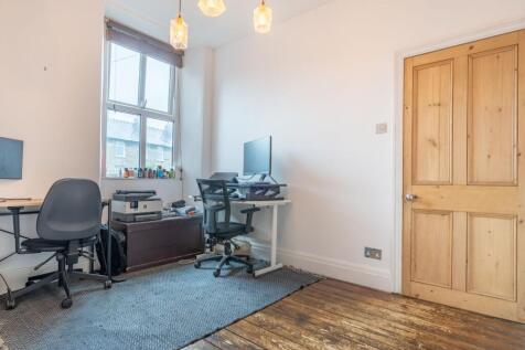DINING ROOM/STUDY