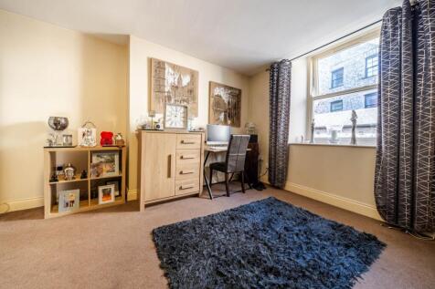 KITCHEN LIVING AREA