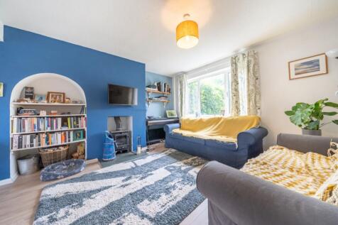 OPEN PLAN LIVING AREA