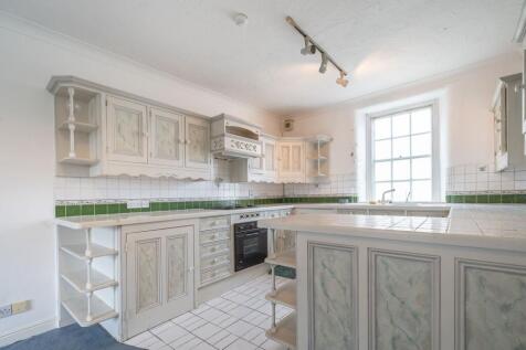 OPEN PLAN LIVING AREA