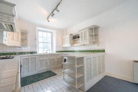 OPEN PLAN LIVING AREA