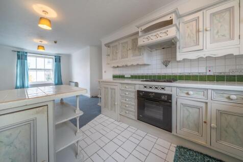 OPEN PLAN LIVING AREA