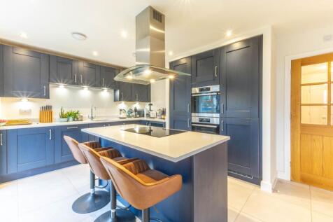 KITCHEN / DINING / SNUG AREA