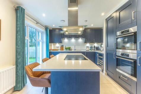 KITCHEN / DINING / SNUG AREA