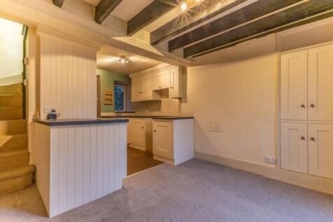 KITCHEN / DINING AREA