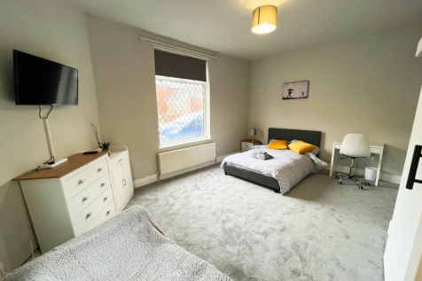 Bedroom 1.png