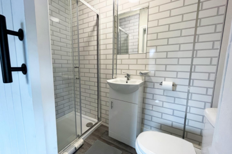 Bedroom 1 En-suite 2.png