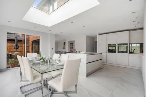 Dining/Kitchen B