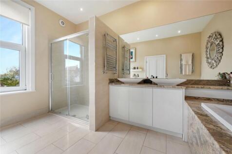 Master En-Suite