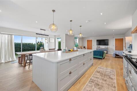 Living Kitchen C