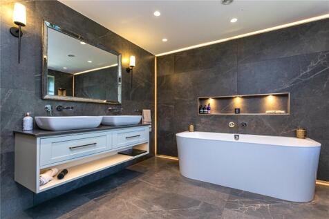 Master En-Suite
