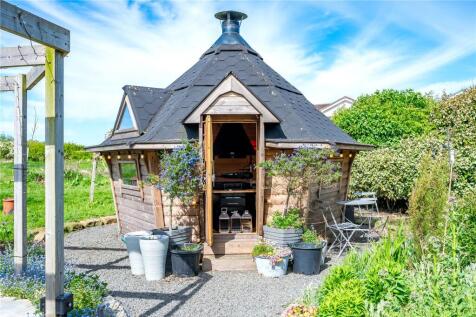 Arctic Bbq Cabin