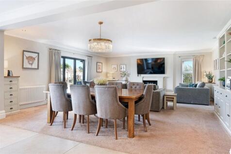 Dining/Family Room