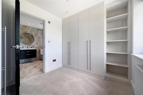 Walk In Wardrobe